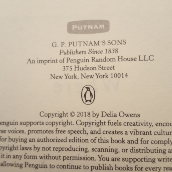 Where the Crawdads Sing Little Fires Everywhere Books - Picture 9 of 10